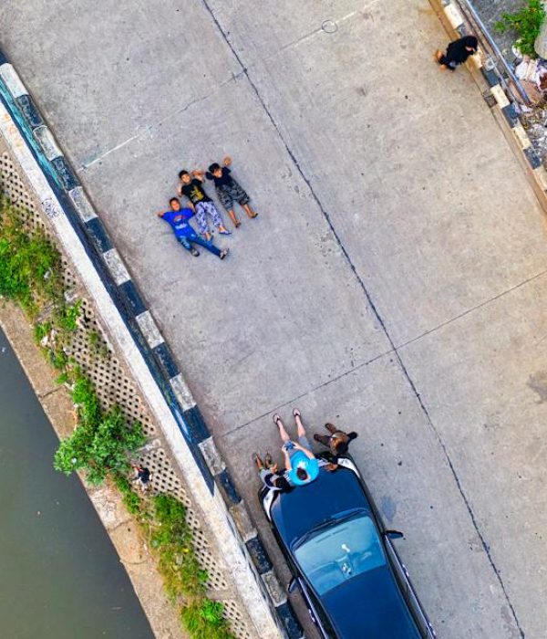 pexels-tom-fisk-2384947